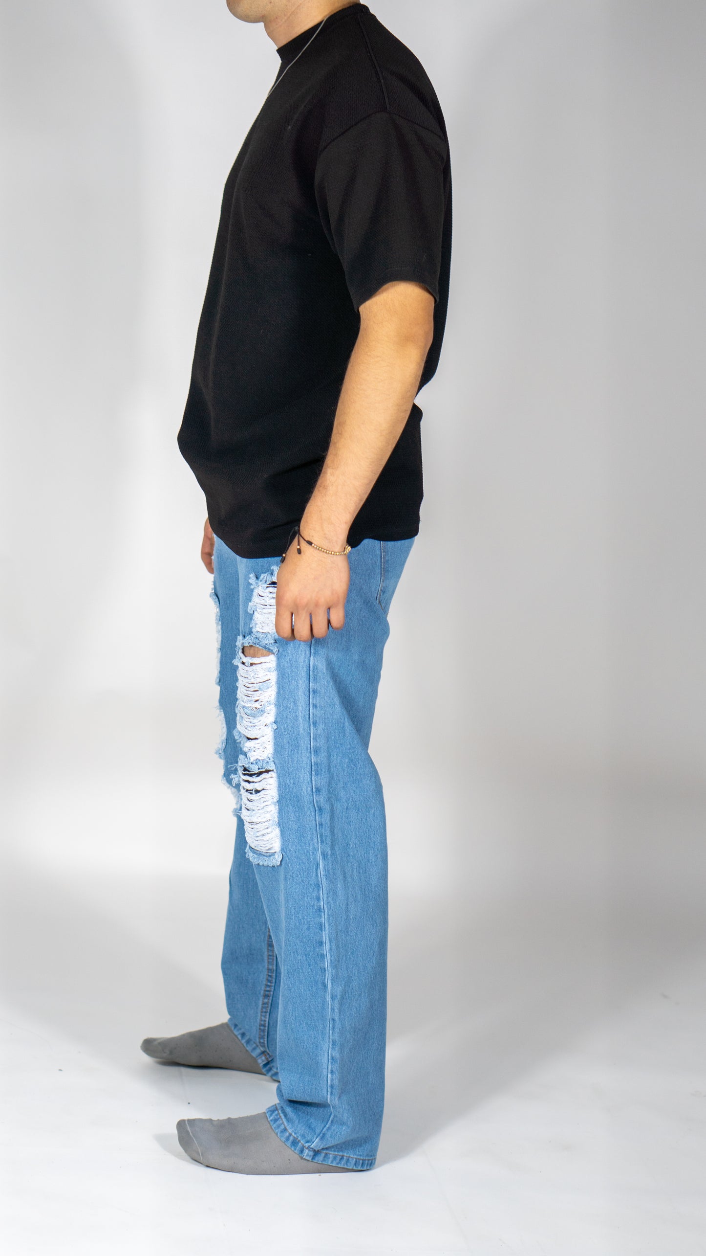 Pantalón en Jean Baggy con Rotos en Tono azul claro