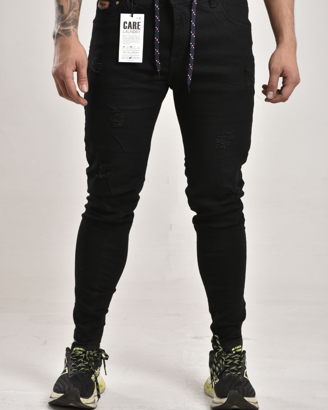 Jean tipo Yogger con cremallera negro