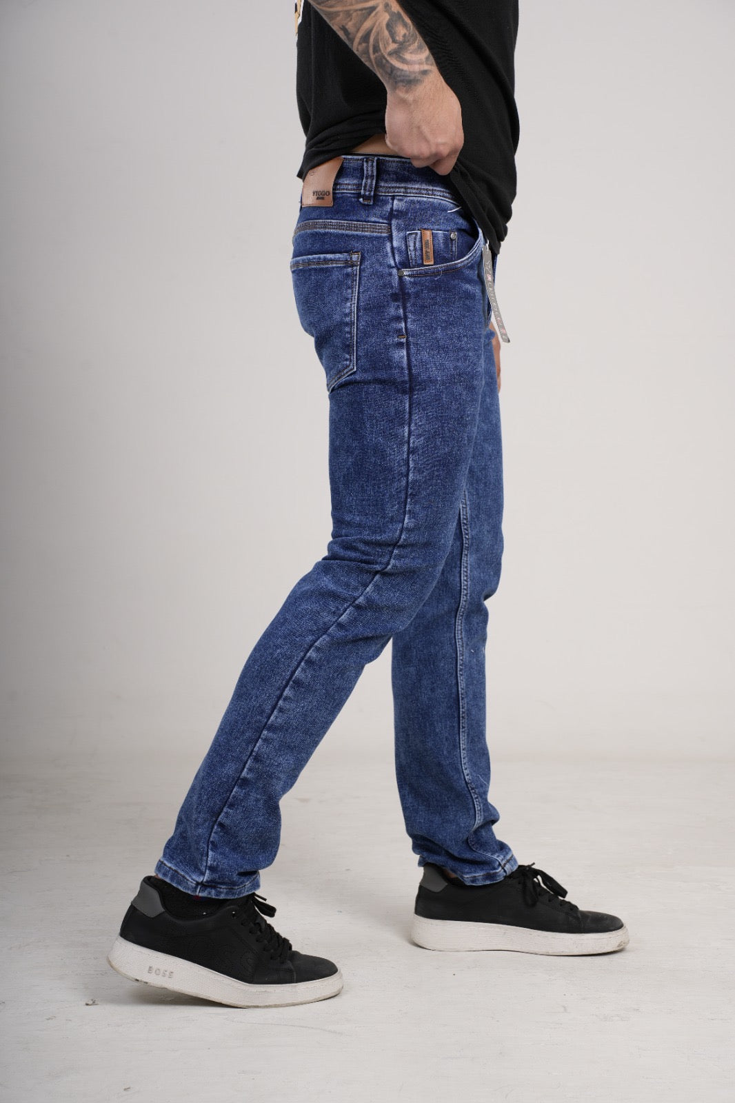 Pantalón en Jean clásico bota recta frosteado