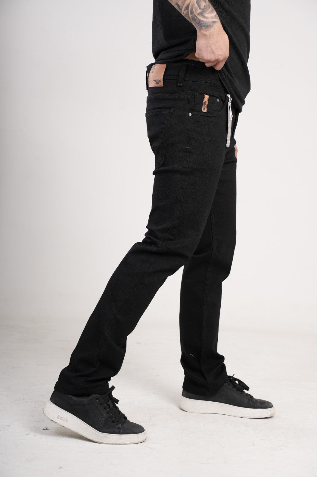 Pantalón clásico en Jean bota recta negro