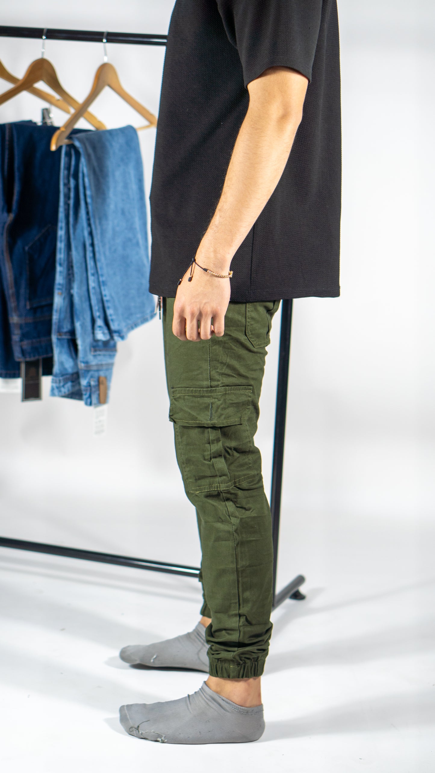 Pantalón tipo Cargo camuflado en Drill Tono Verde
