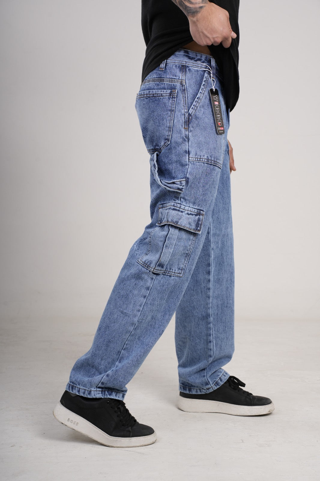 Pantalón en Jean rígido cargo camuflado azul frosteado medio