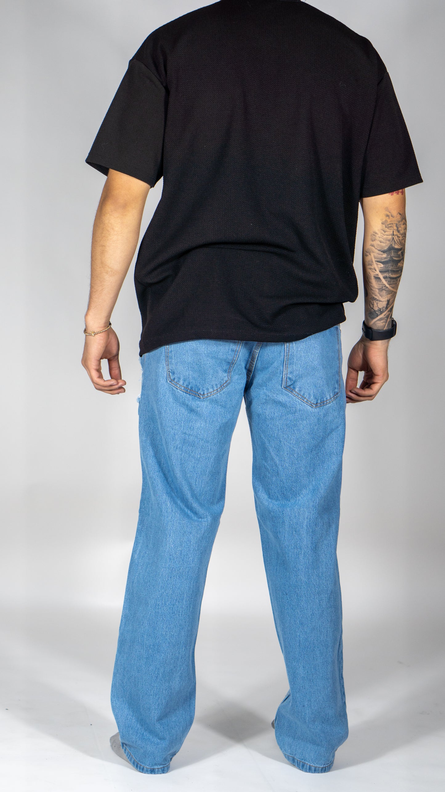 Pantalón en Jean Baggy con Rotos en Tono azul claro
