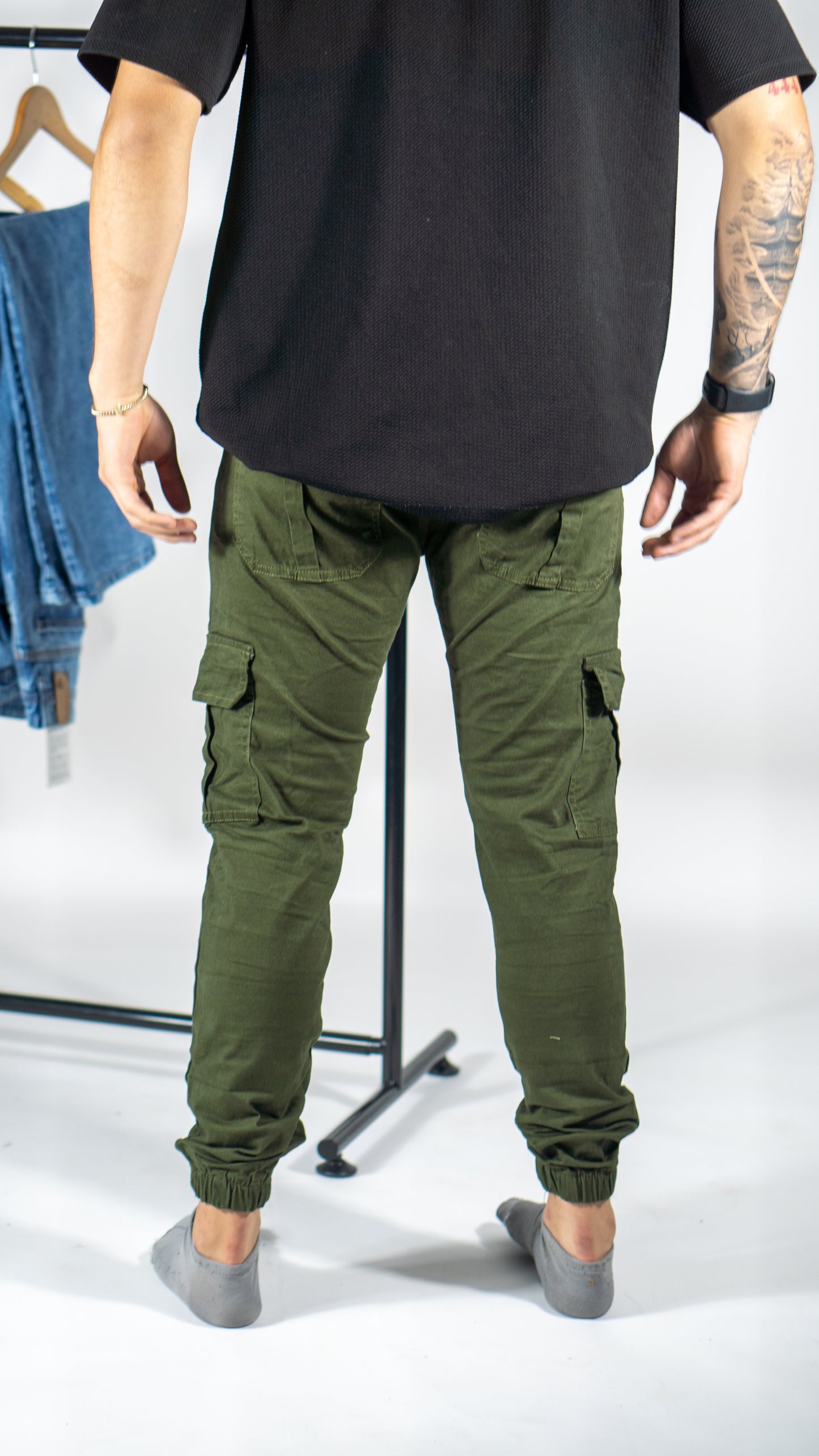 Pantalón tipo Cargo camuflado en Drill Tono Verde