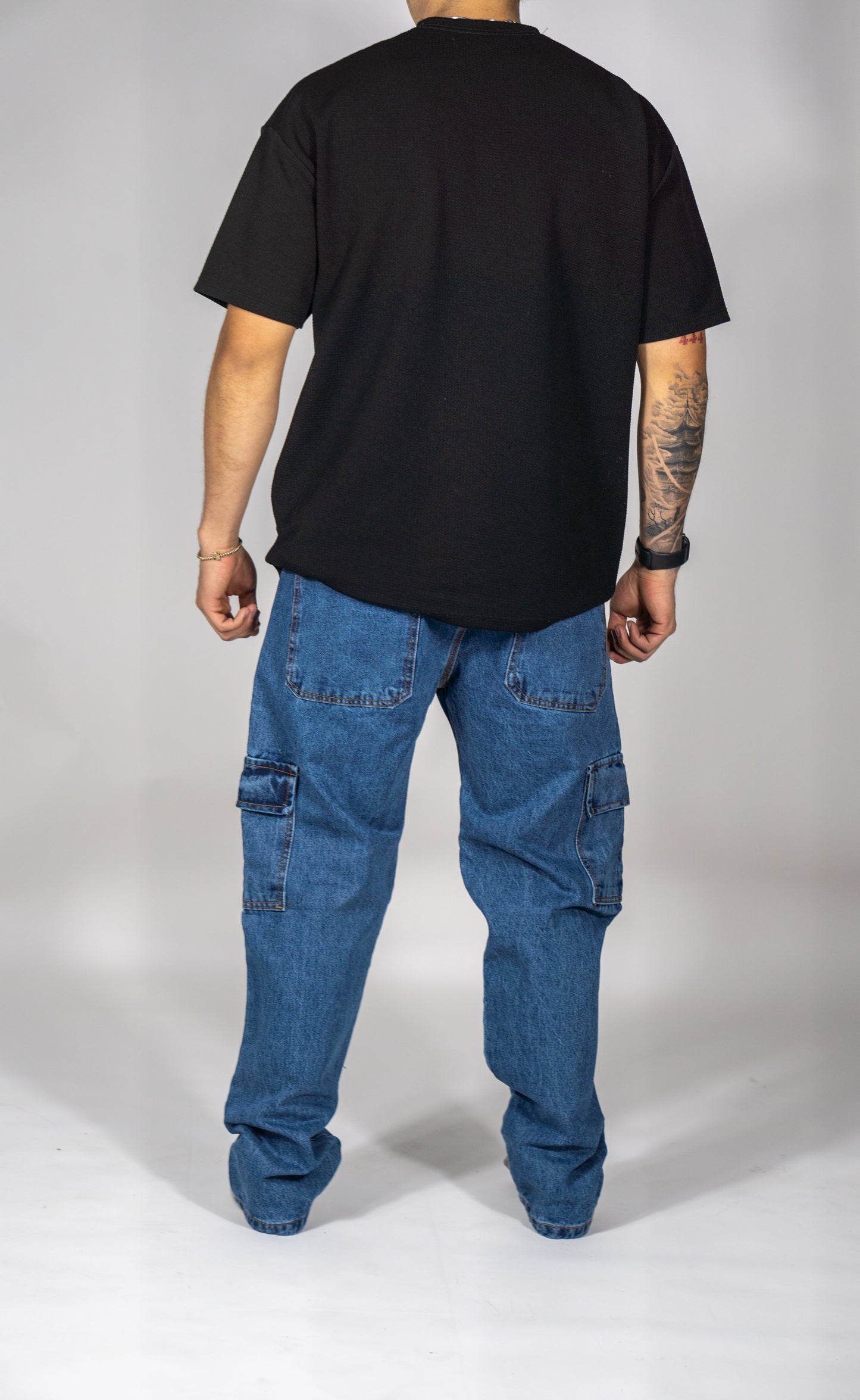 Pantalón en Jean Cargo Tipo Baggy en Tono Azul Medio