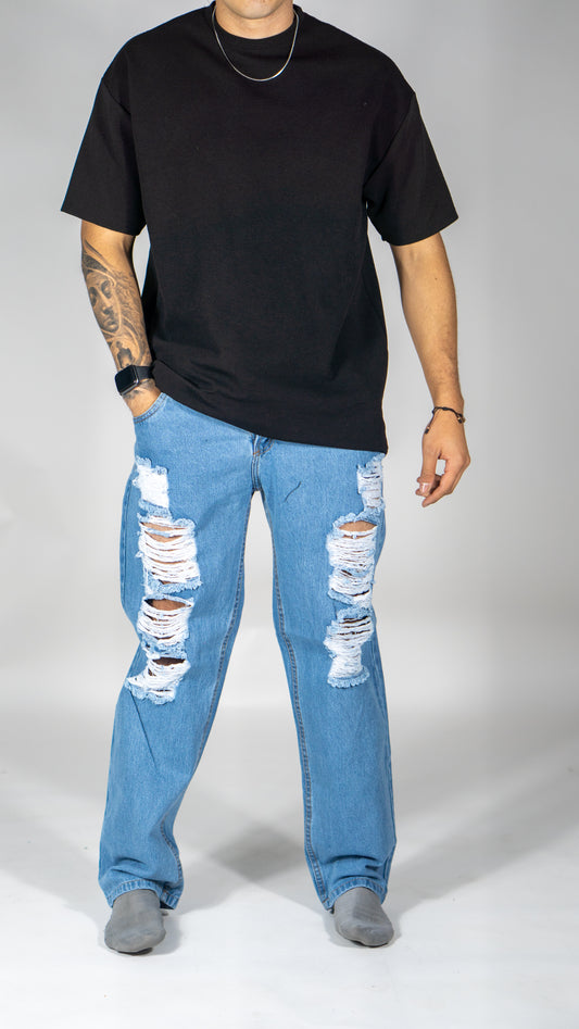 Pantalón en Jean Baggy con Rotos en Tono azul claro