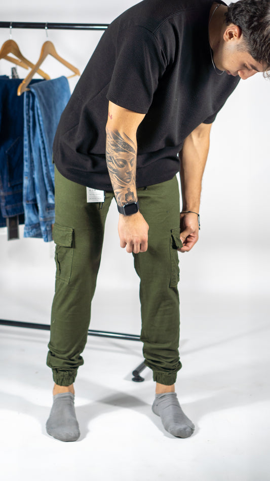 Pantalón tipo Cargo camuflado en Drill Tono Verde